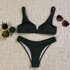 Ribbed V Wire Bikini